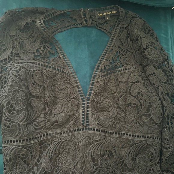 Lace mid length dress - Picture 3 of 5